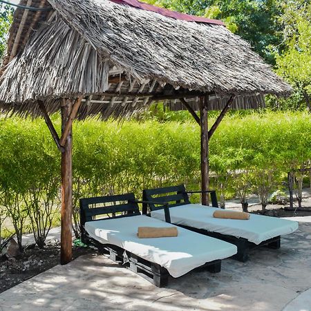African Hut Tiny Cottage ディアニ・ビーチ エクステリア 写真
